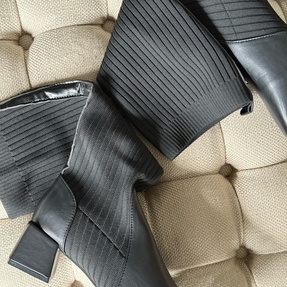 Black Stretchy Elastic Sock Knee-High Women's Block Heel Boots - Picture 4 of 10